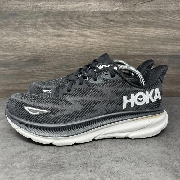 HOKA Clifton 9 Running Shoes Mens Size 9.5 Black White Sneakers One One
